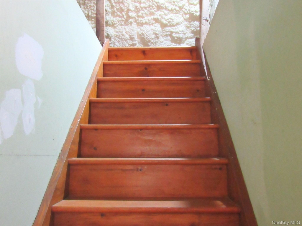 14 Piney Point Avenue - Photo 24