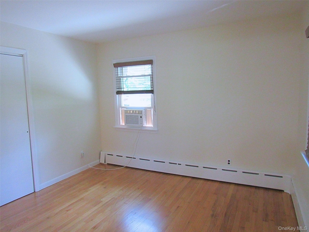 14 Piney Point Avenue - Photo 11