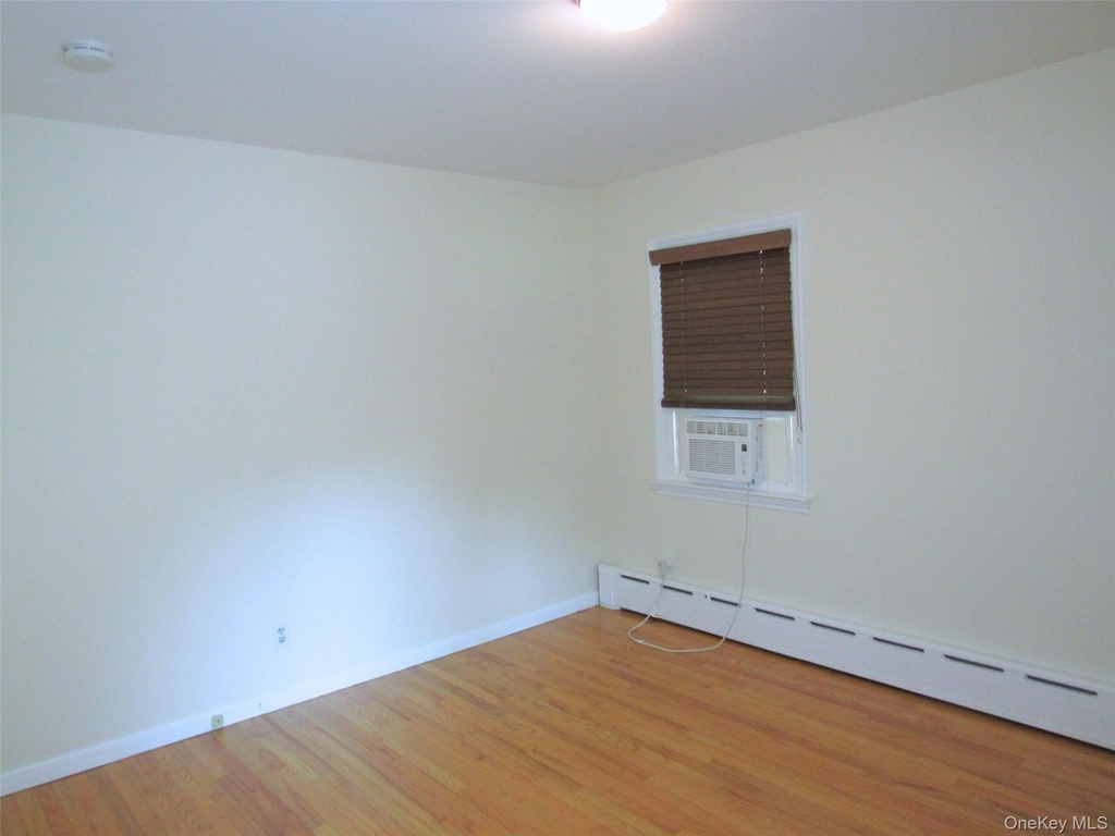 14 Piney Point Avenue - Photo 17