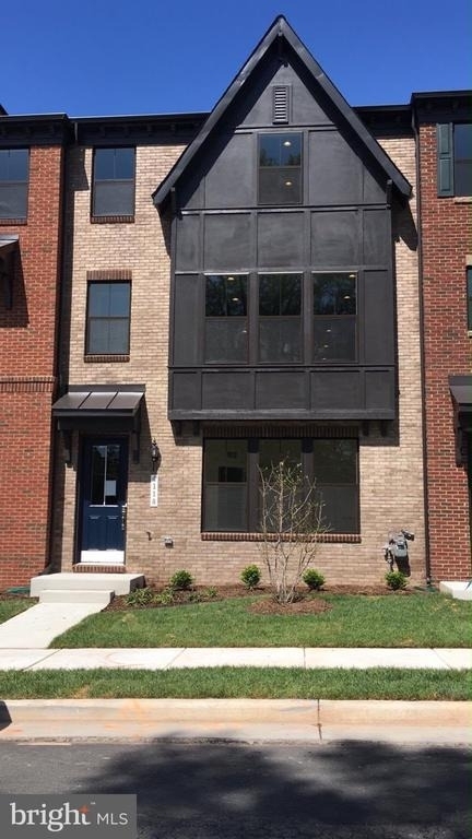 4118 Elmwood Street - Photo 0