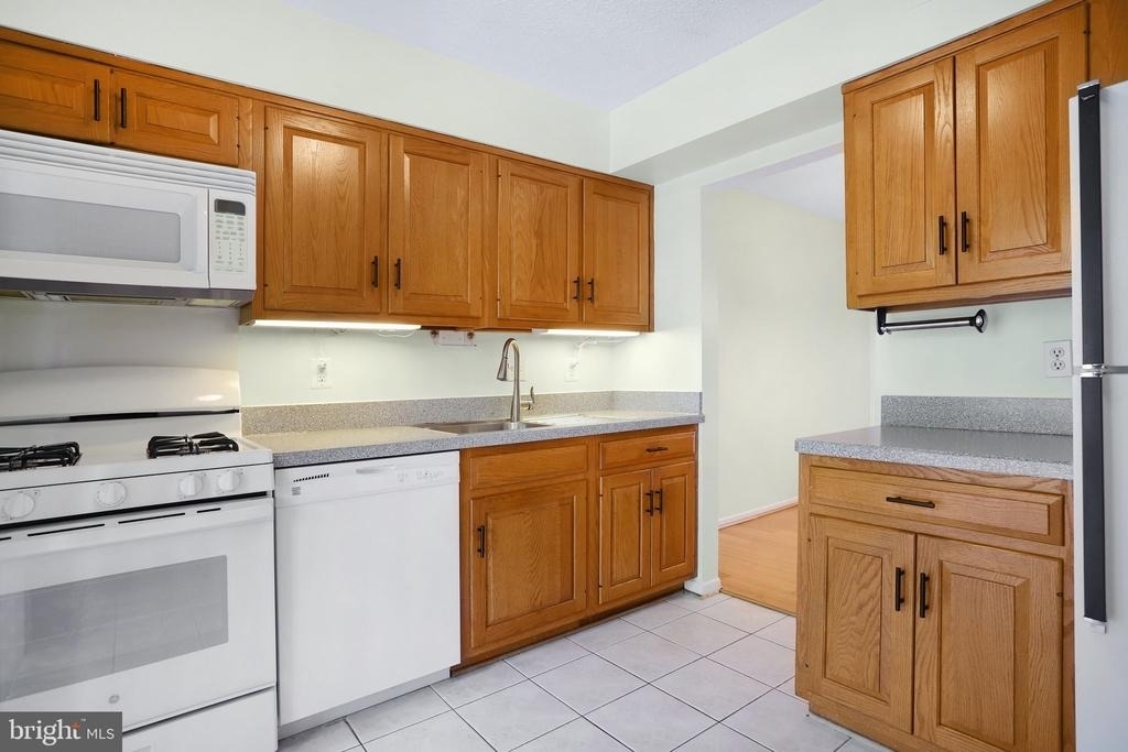 1526 Moorings Drive - Photo 14