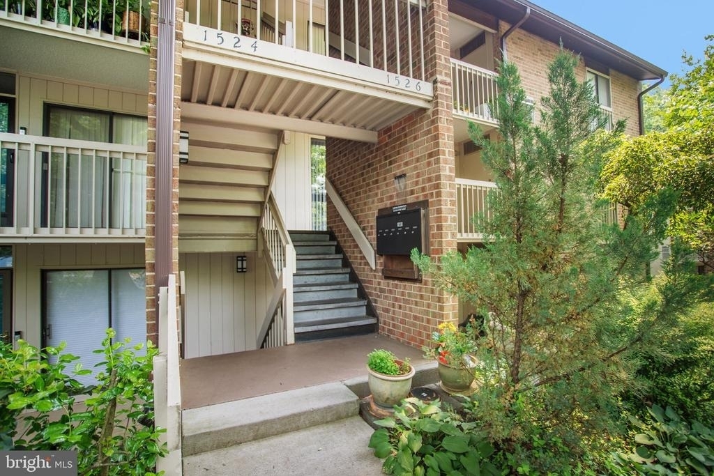 1526 Moorings Drive - Photo 0