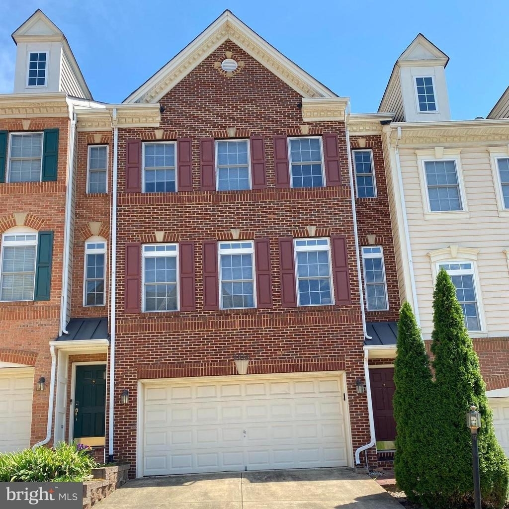 9656 Potters Hill Circle - Photo 0