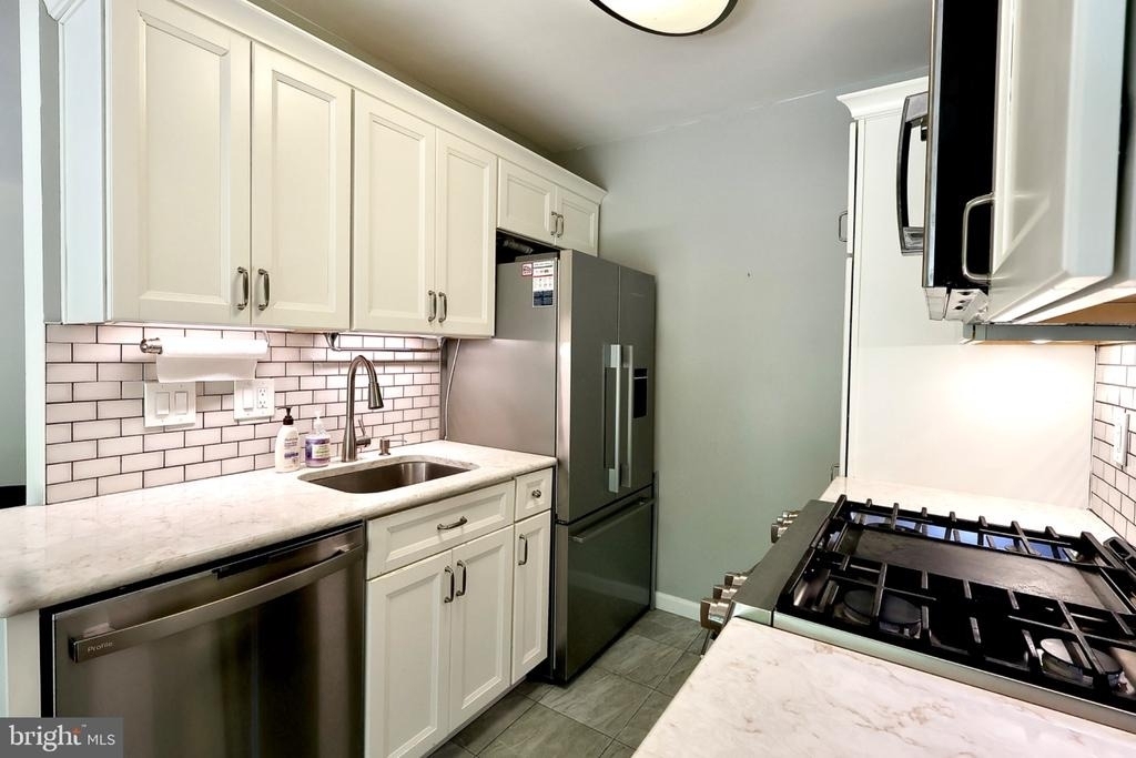 4917 Americana Drive - Photo 0