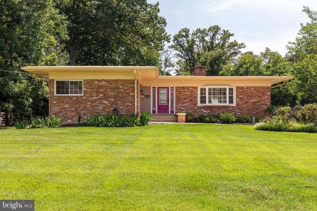3909 Pineland Street - Photo 0