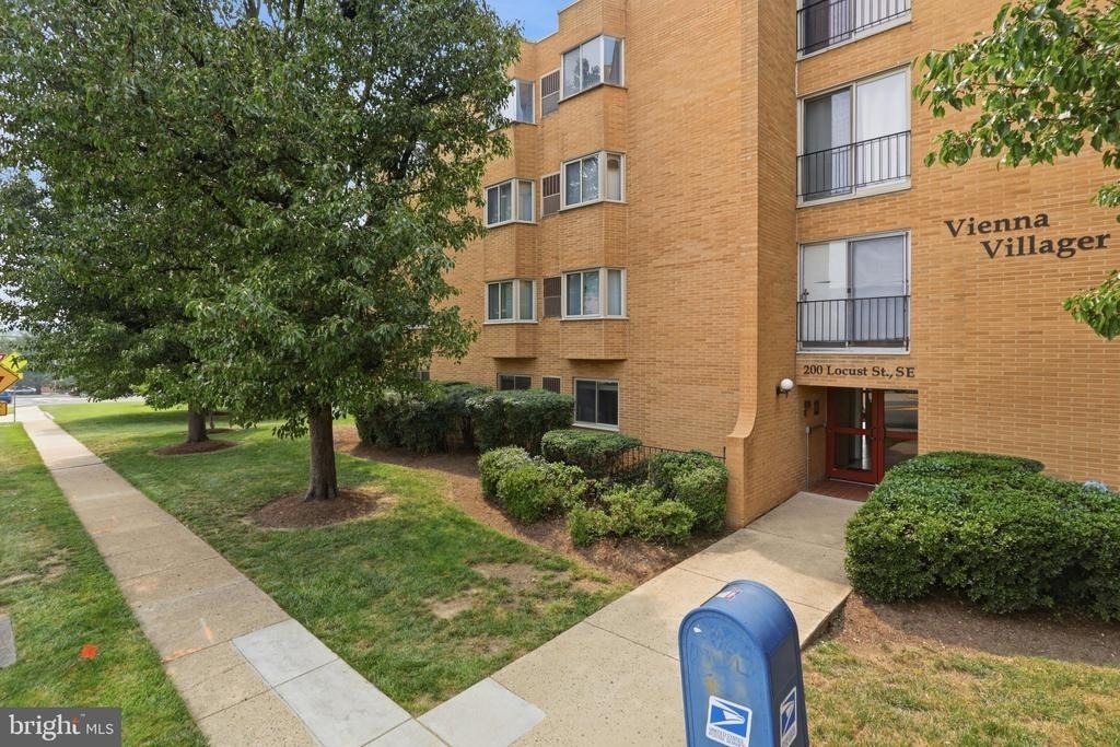200 Locust Street Se - Photo 3