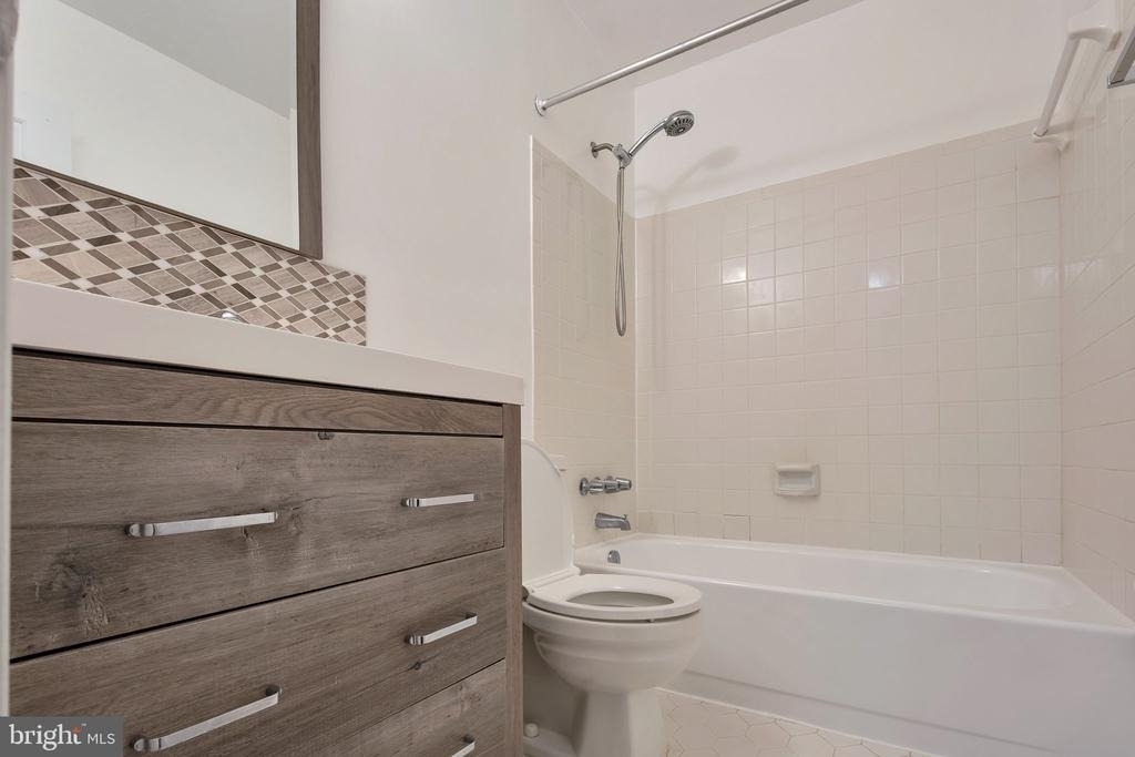 6414 Seven Oaks Court - Photo 12