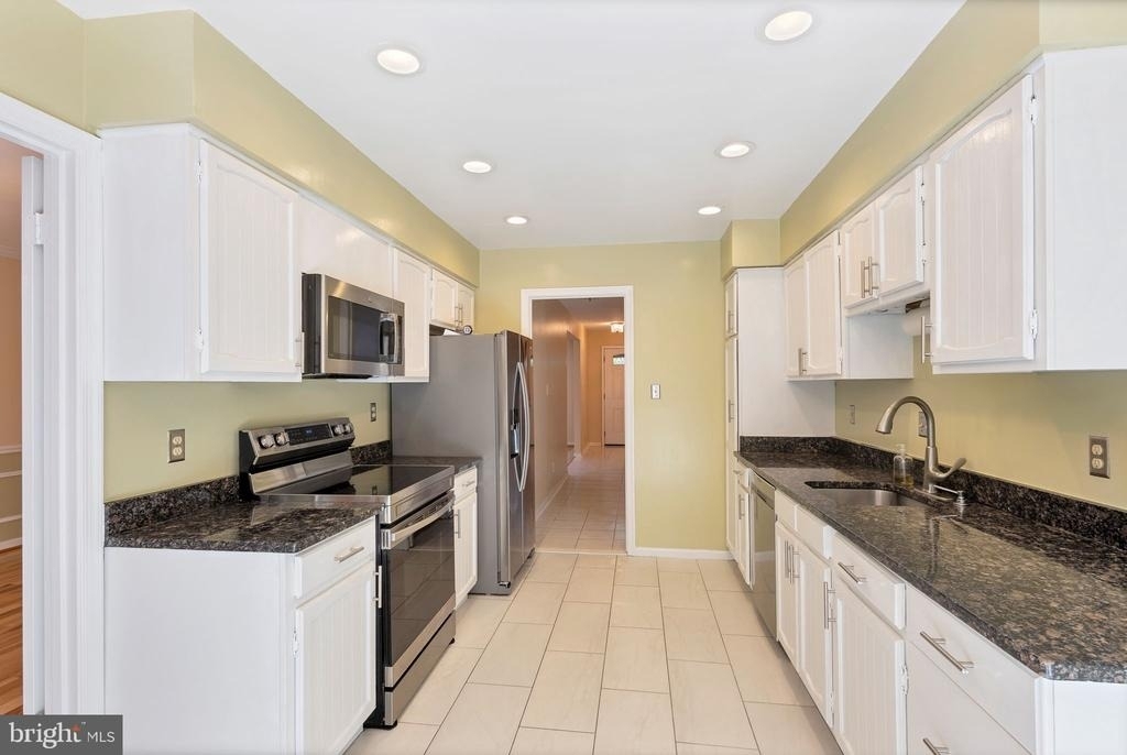 6414 Seven Oaks Court - Photo 6