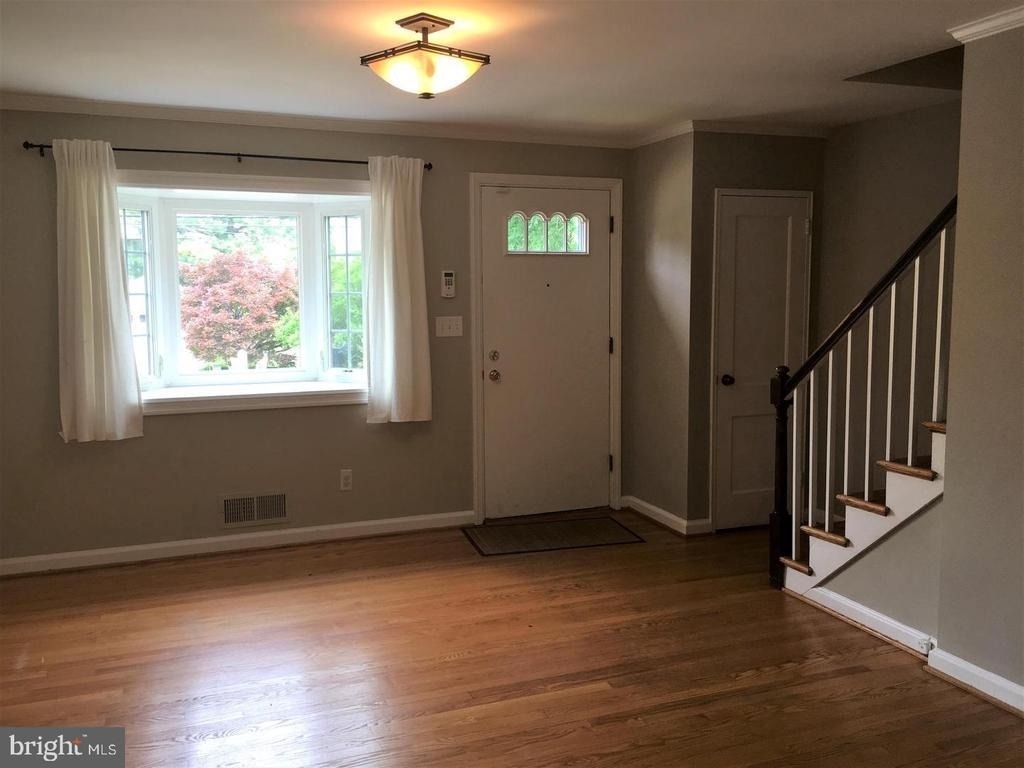 21 E Myrtle Street - Photo 3