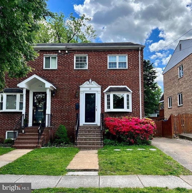 21 E Myrtle Street - Photo 0