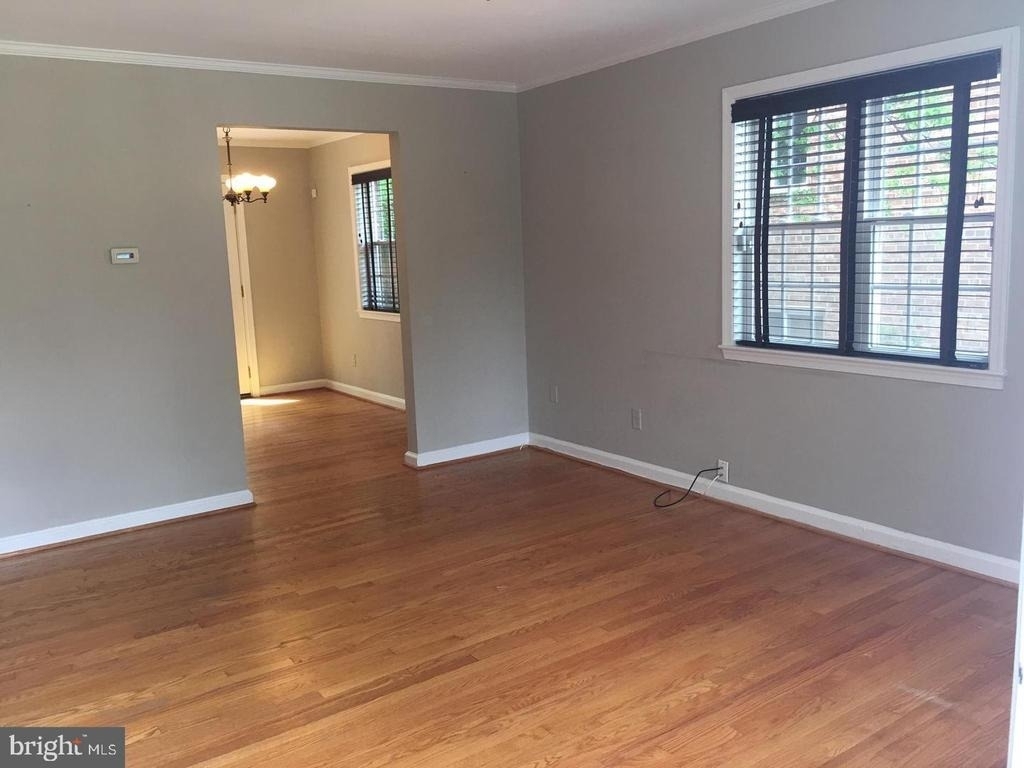 21 E Myrtle Street - Photo 1