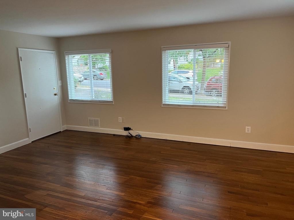 933 N Cleveland Street - Photo 1