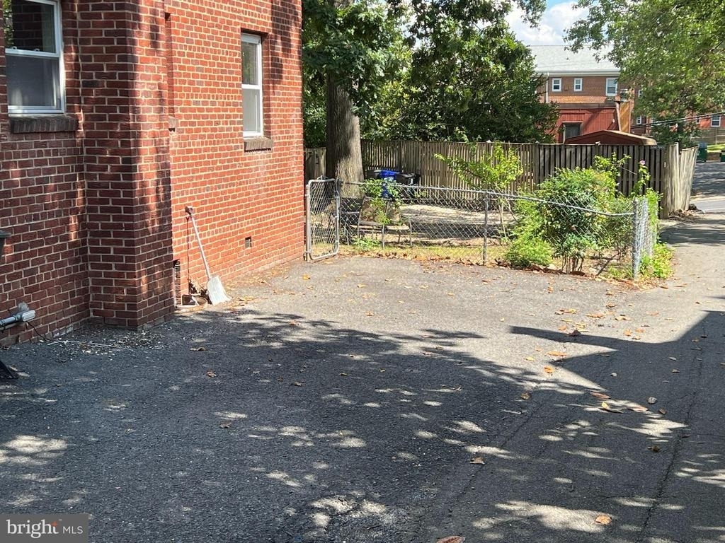933 N Cleveland Street - Photo 10