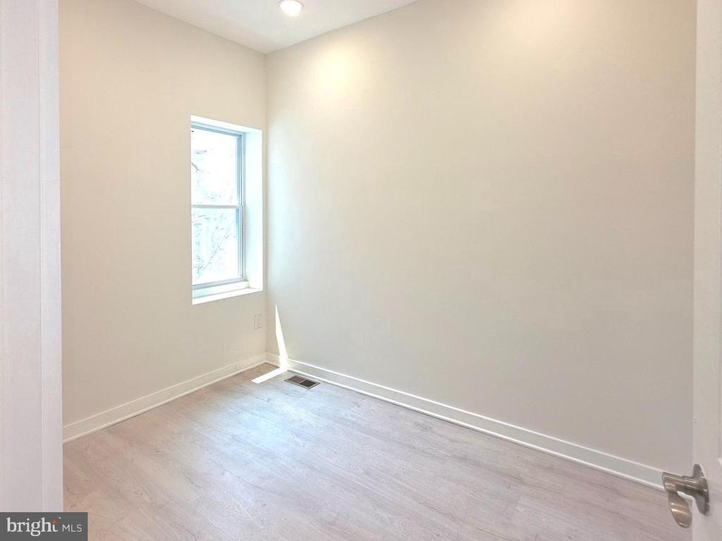 3226 Page Street - Photo 7