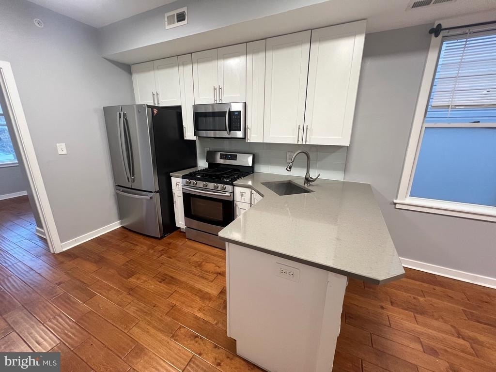 924 N 15th Street - Photo 3