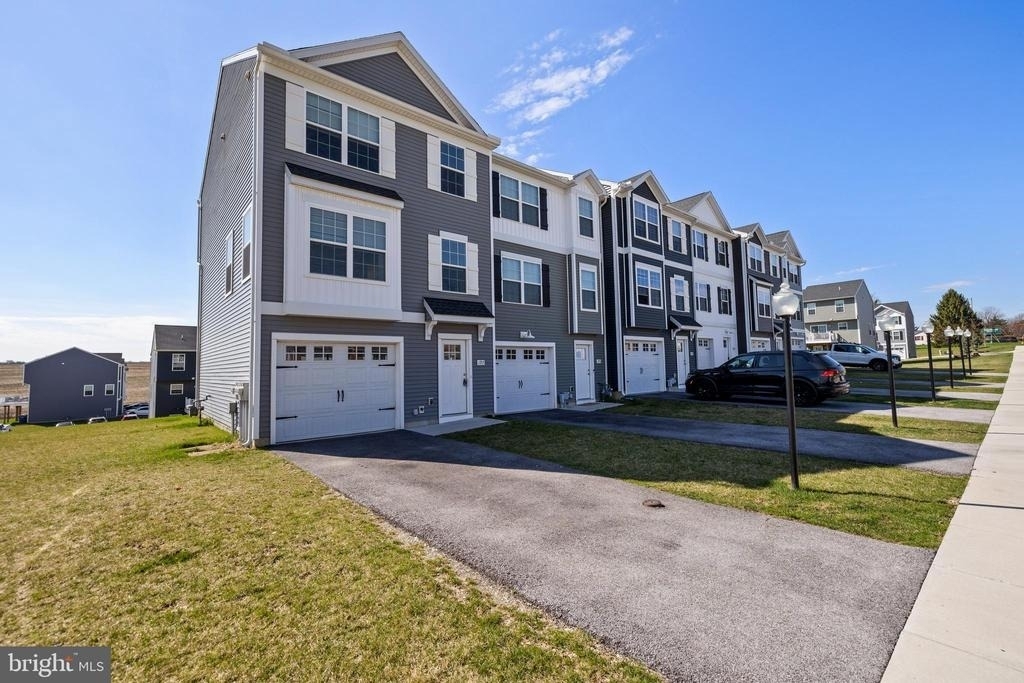 918 Setting Sun Ln - Photo 0