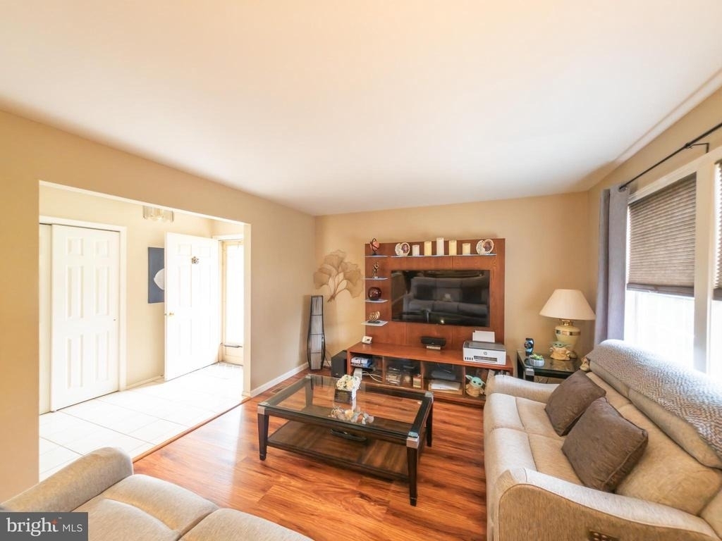 6 Patrick Henry Court - Photo 4