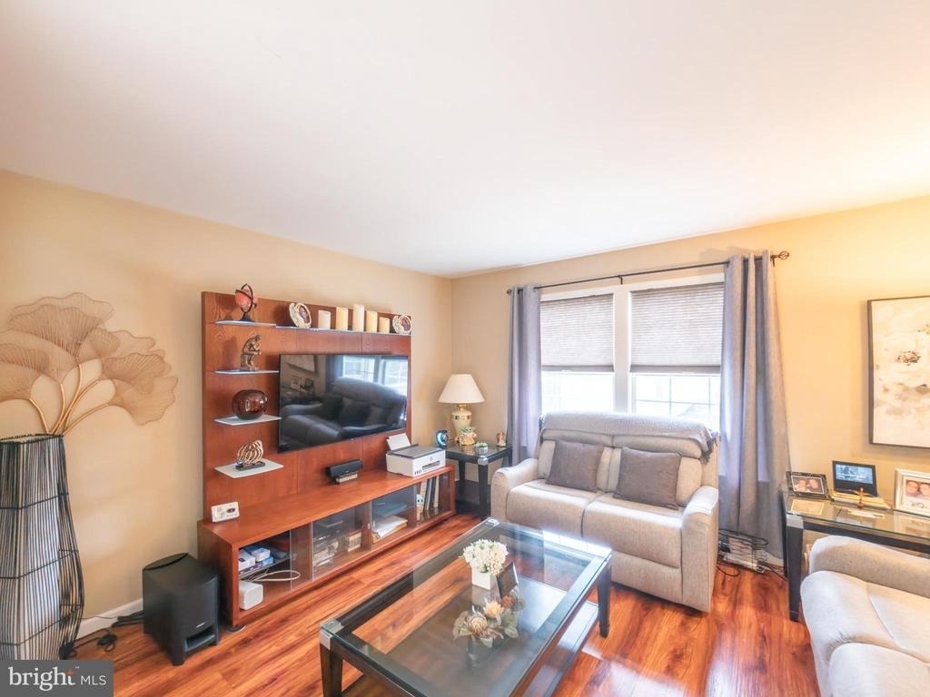 6 Patrick Henry Court - Photo 3