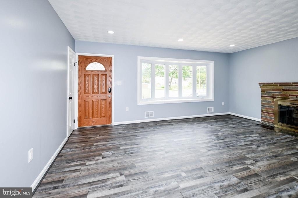 6703 Groveton Drive - Photo 10
