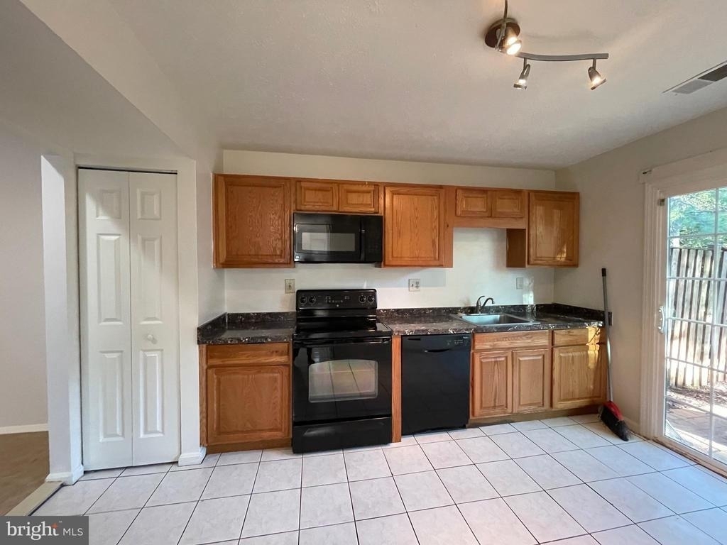 7233 Mill Creek Court - Photo 3