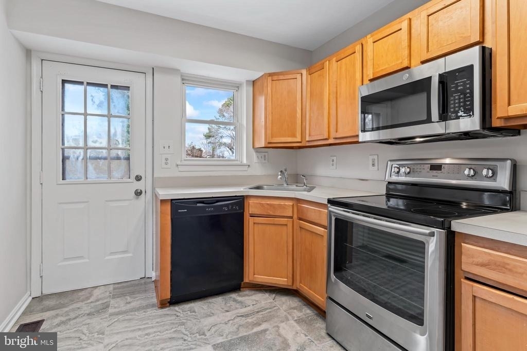 4502 Henderson Road - Photo 17