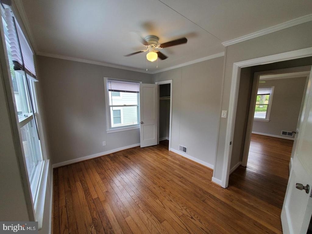 4306 Knowles Avenue - Photo 3