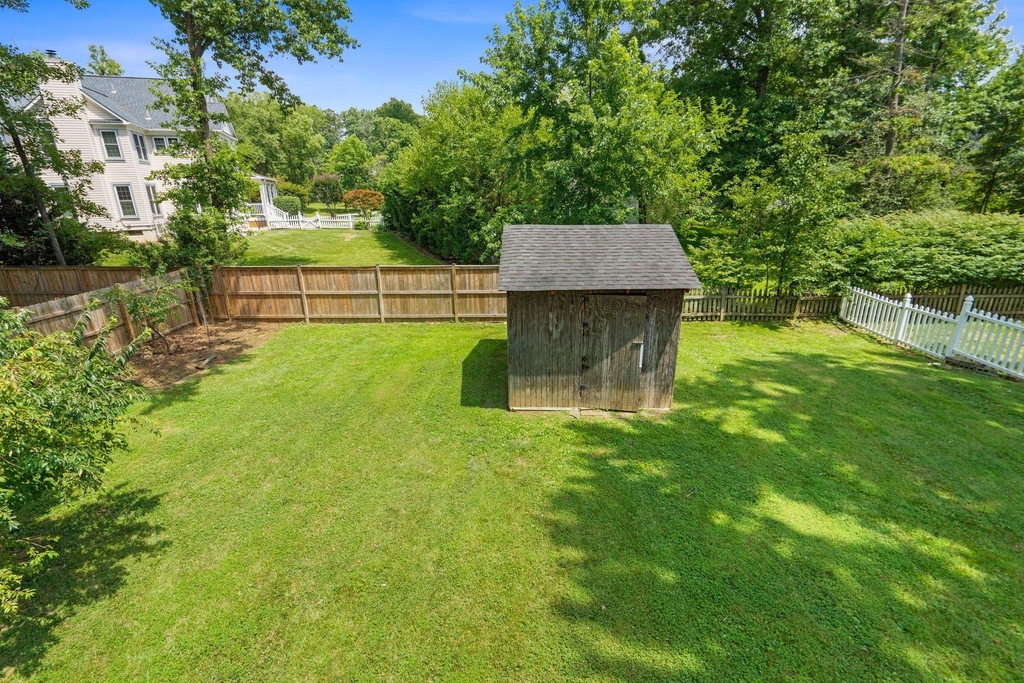 17479 Queen Elizabeth Drive - Photo 7