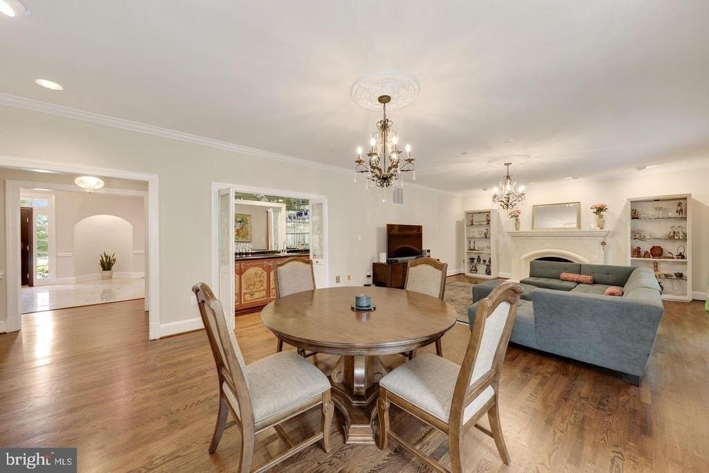 9809 Hall Road - Photo 21