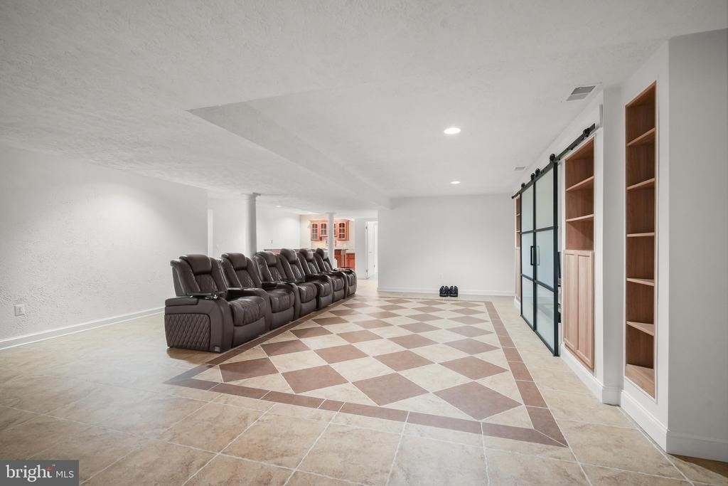 9809 Hall Road - Photo 45