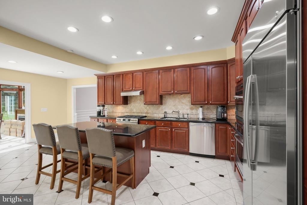 9809 Hall Road - Photo 14