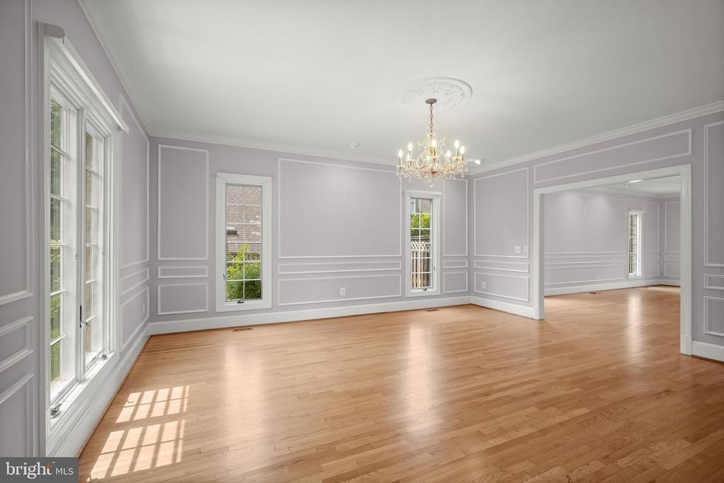 9809 Hall Road - Photo 9