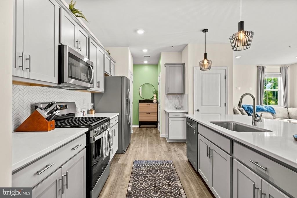 154 Hannock St - Photo 8