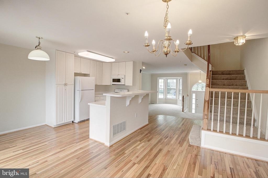 925 Jubal Way - Photo 1