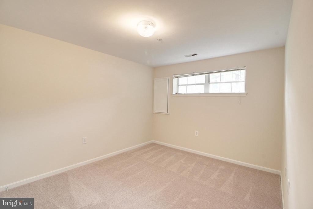 925 Jubal Way - Photo 22