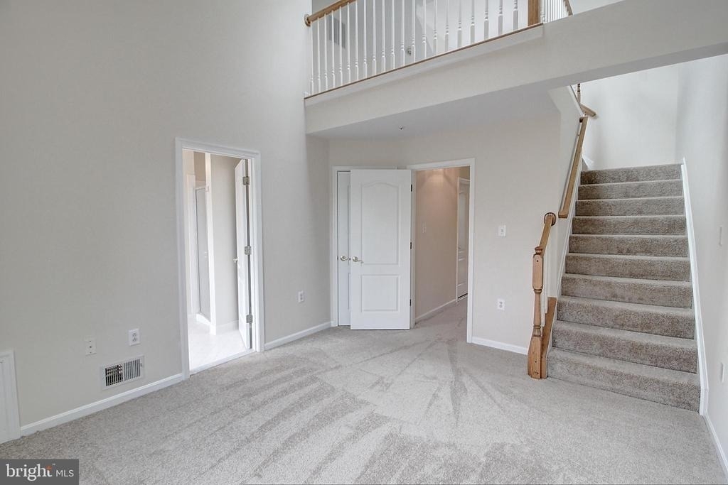 925 Jubal Way - Photo 8