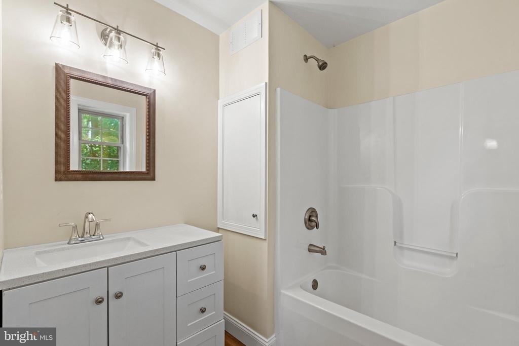 9175 Dubois Road - Photo 8