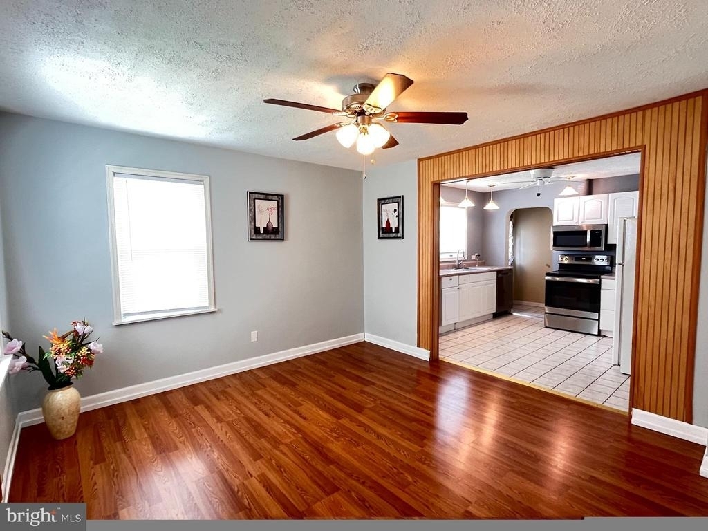 16 Evans Avenue - Photo 4
