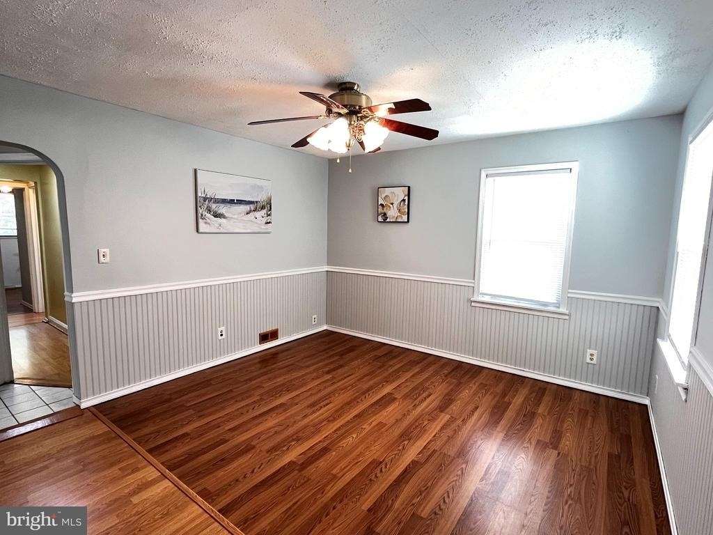 16 Evans Avenue - Photo 5