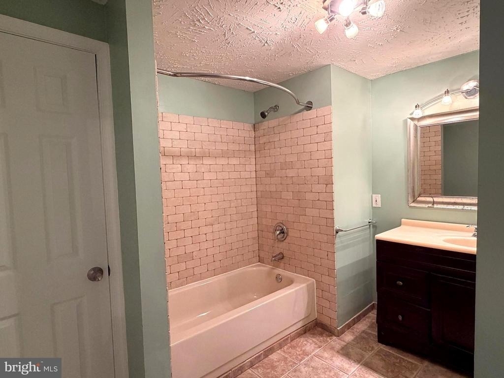 5310 Castlestone Drive - Photo 35