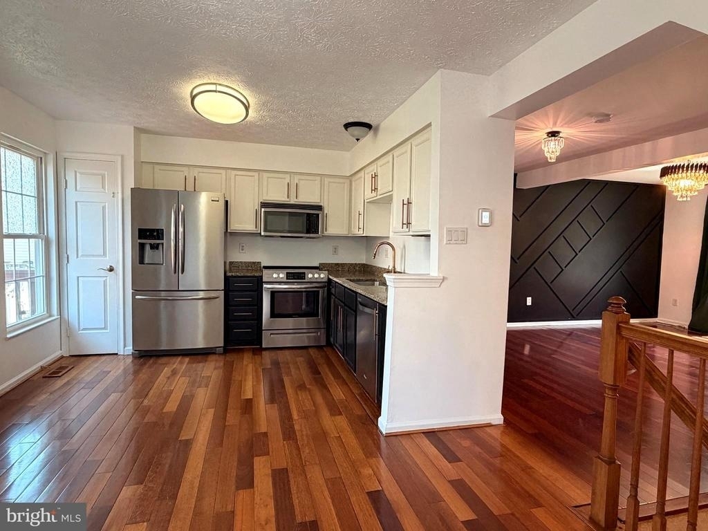 5310 Castlestone Drive - Photo 5