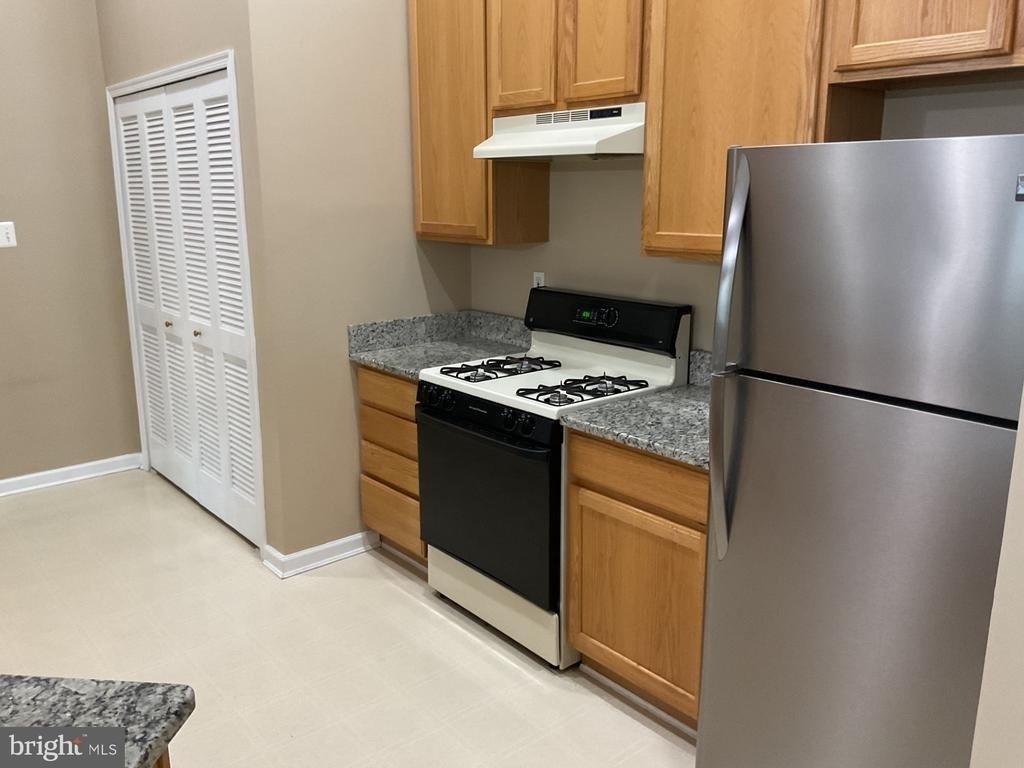 2054 Hunting Ridge - Photo 8