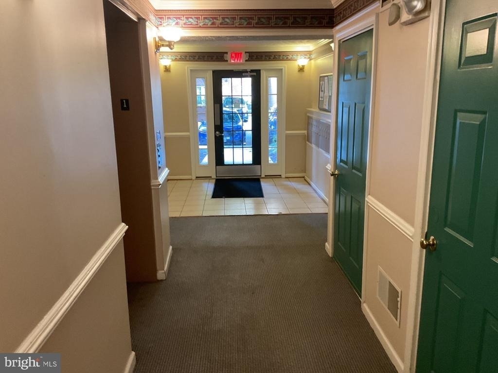 2054 Hunting Ridge - Photo 4