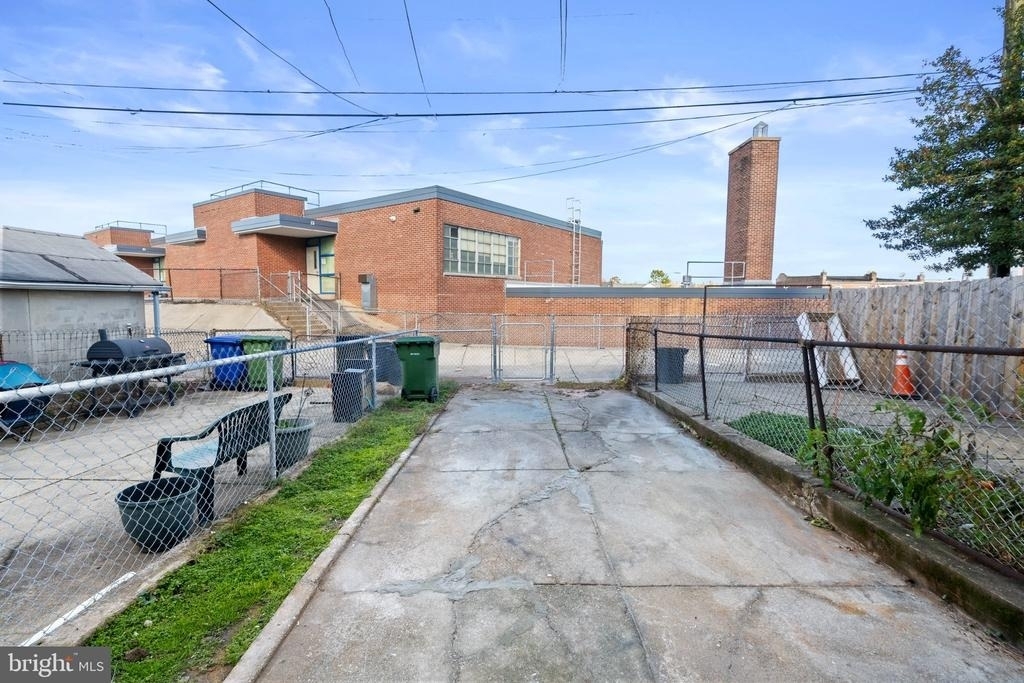 2640 E Oliver Street - Photo 19