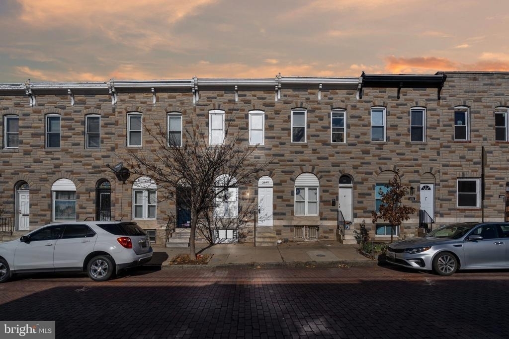 2640 E Oliver Street - Photo 0