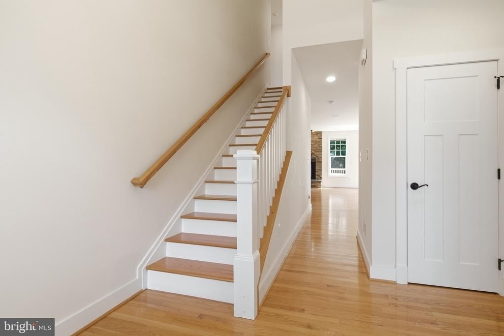 1113 Chevron Road - Photo 4