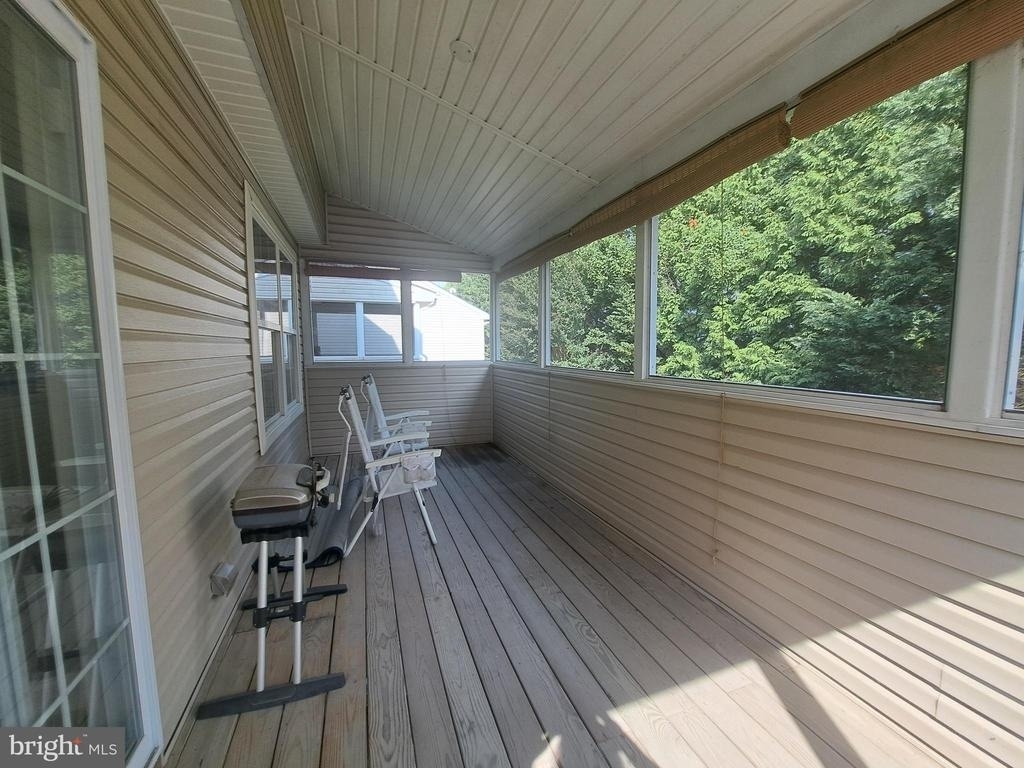 17245 Queen Anne Way - Photo 9