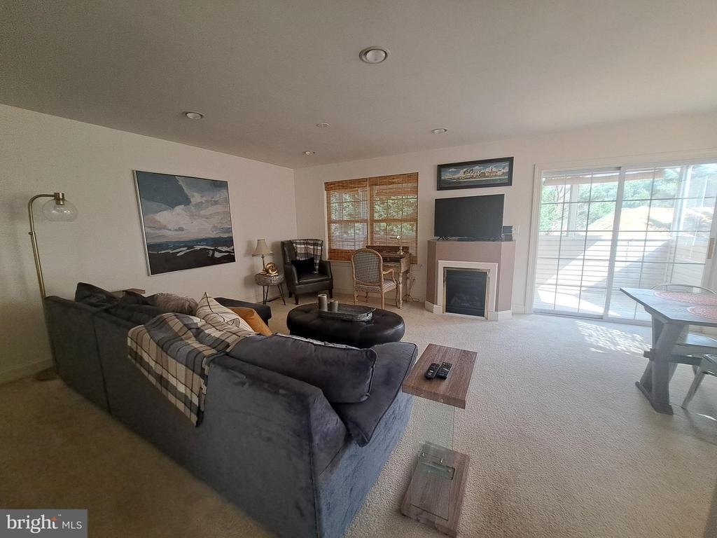 17245 Queen Anne Way - Photo 2