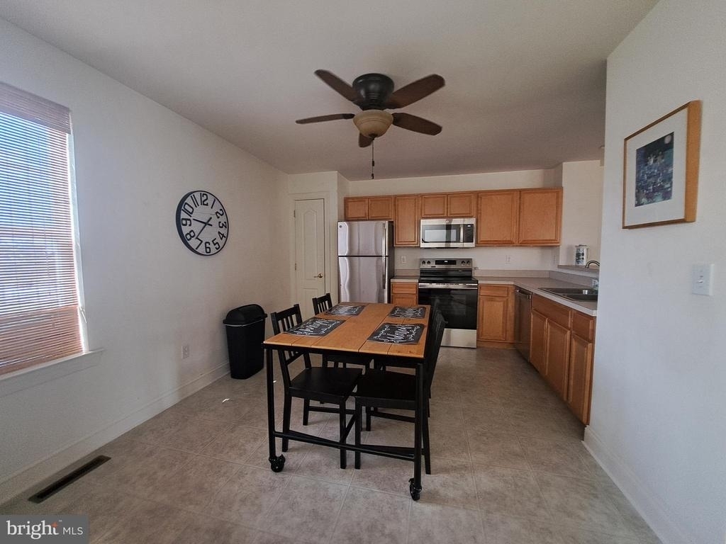 17245 Queen Anne Way - Photo 5