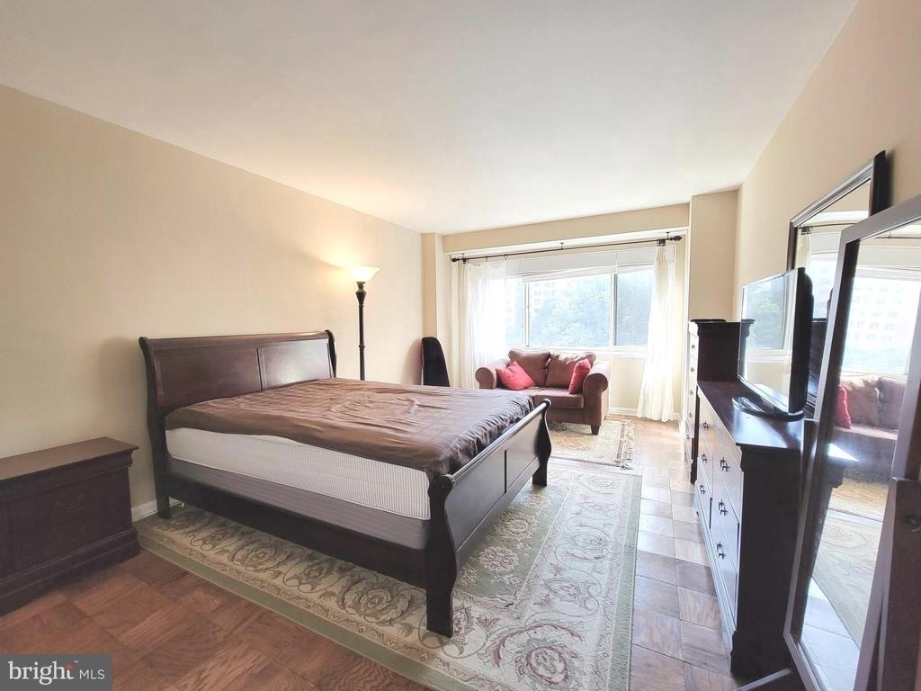 4201 Cathedral Avenue Nw - Photo 11