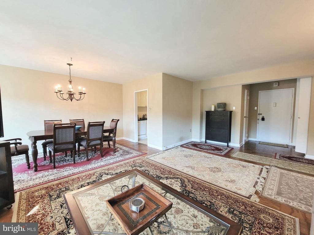 4201 Cathedral Avenue Nw - Photo 4